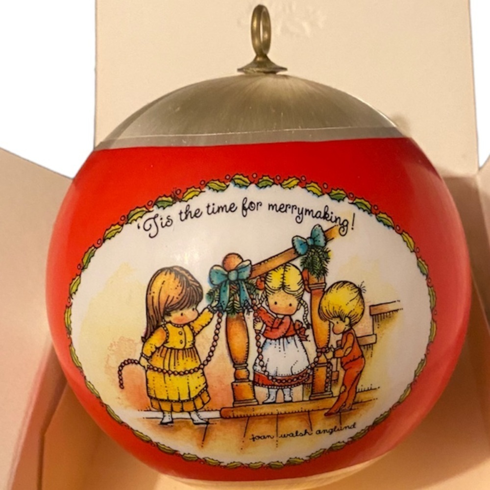 Vintage Hallmark Satin Ball Christmas Ornament Joan Walsh Anglund 1981. - Picture 2 of 5